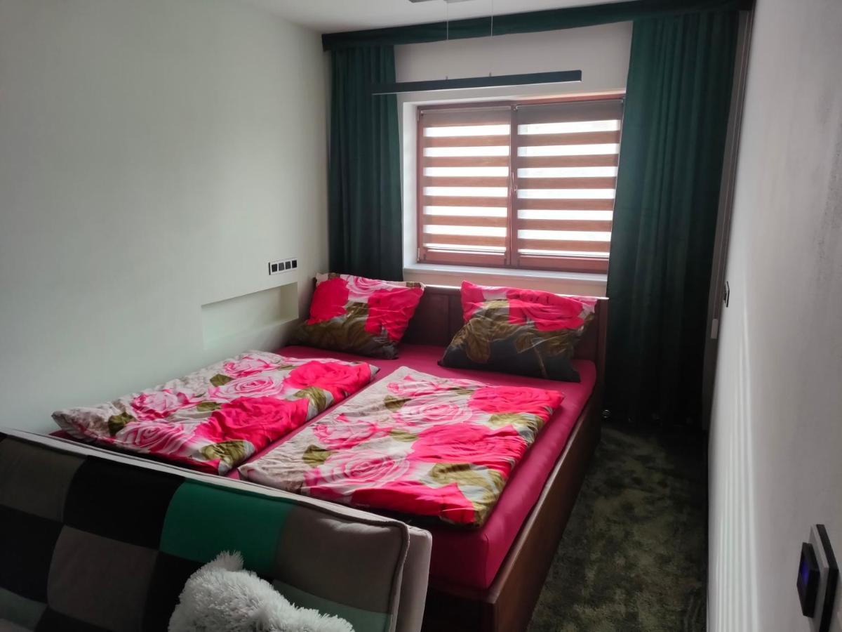 Apartman Uprostred Trojuhelniku Praha - Karlovy Vary - Plzen Kolesovice Екстериор снимка